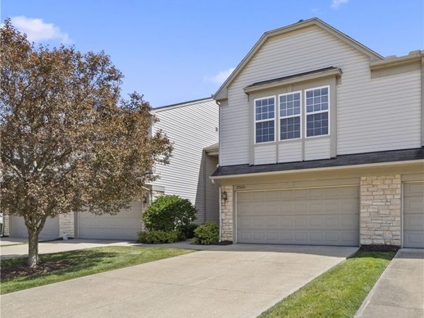 29026 Pembrooke Boulevard, Olmsted Falls, OH 44138