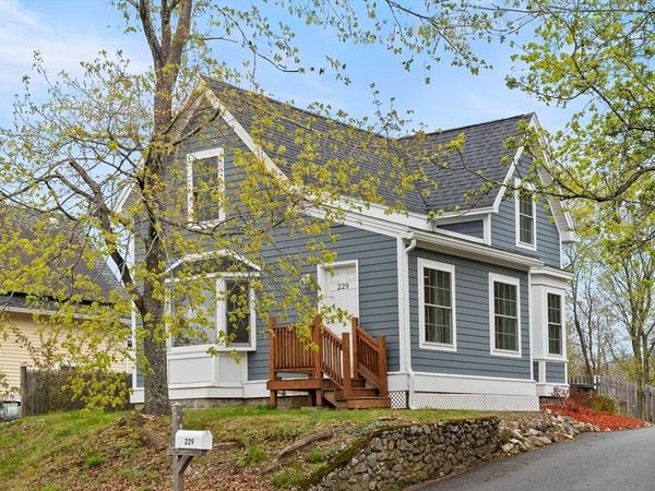 229 Highland St, Hamilton, MA 01982