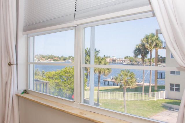 301 Croton Avenue, Unit 303, Lantana, FL 33462 Photo