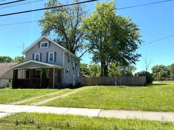 1919 Parkman Road NW, Warren, OH 44485