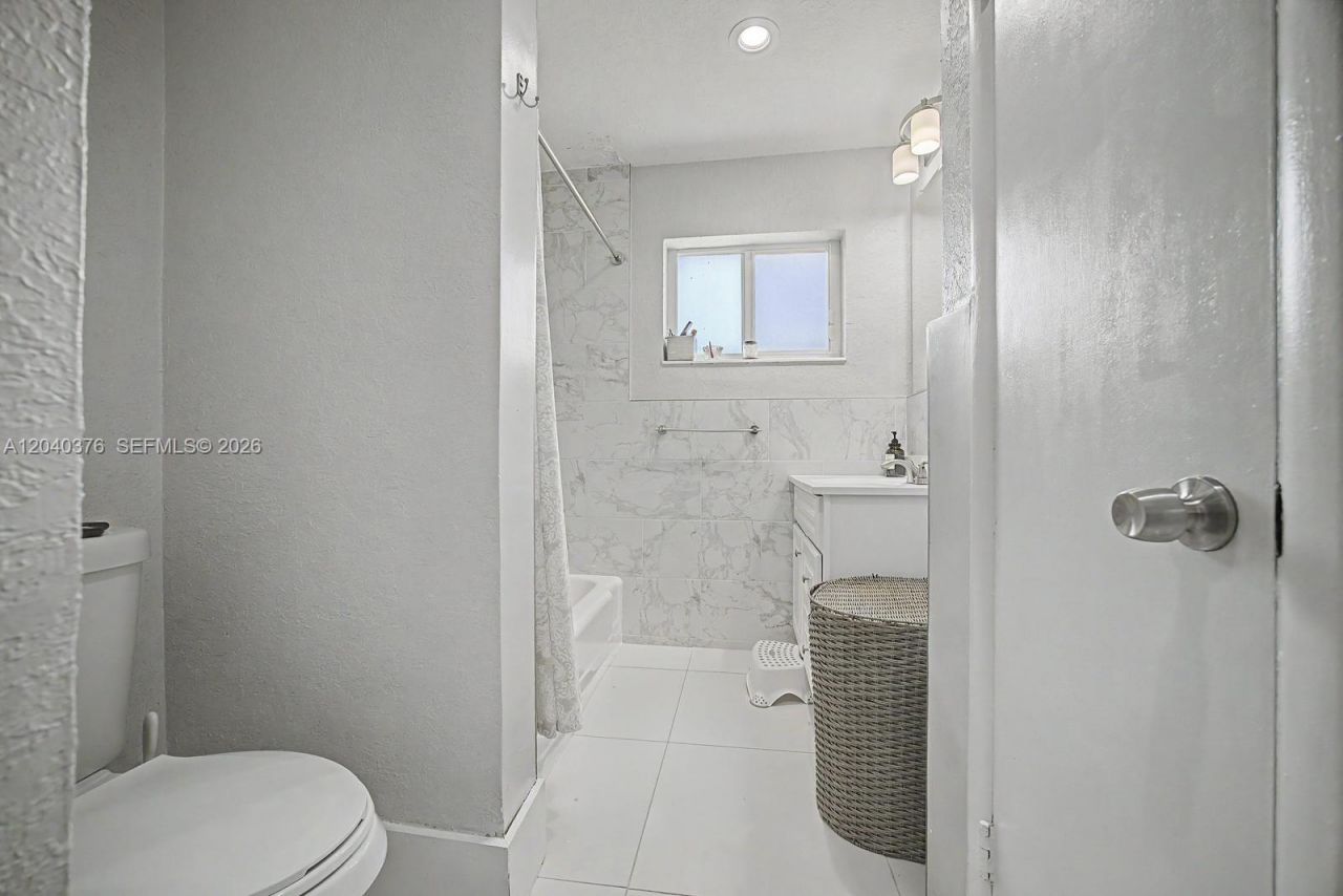 1651 SW 27th Ave , Fort Lauderdale, FL 33312 Photo