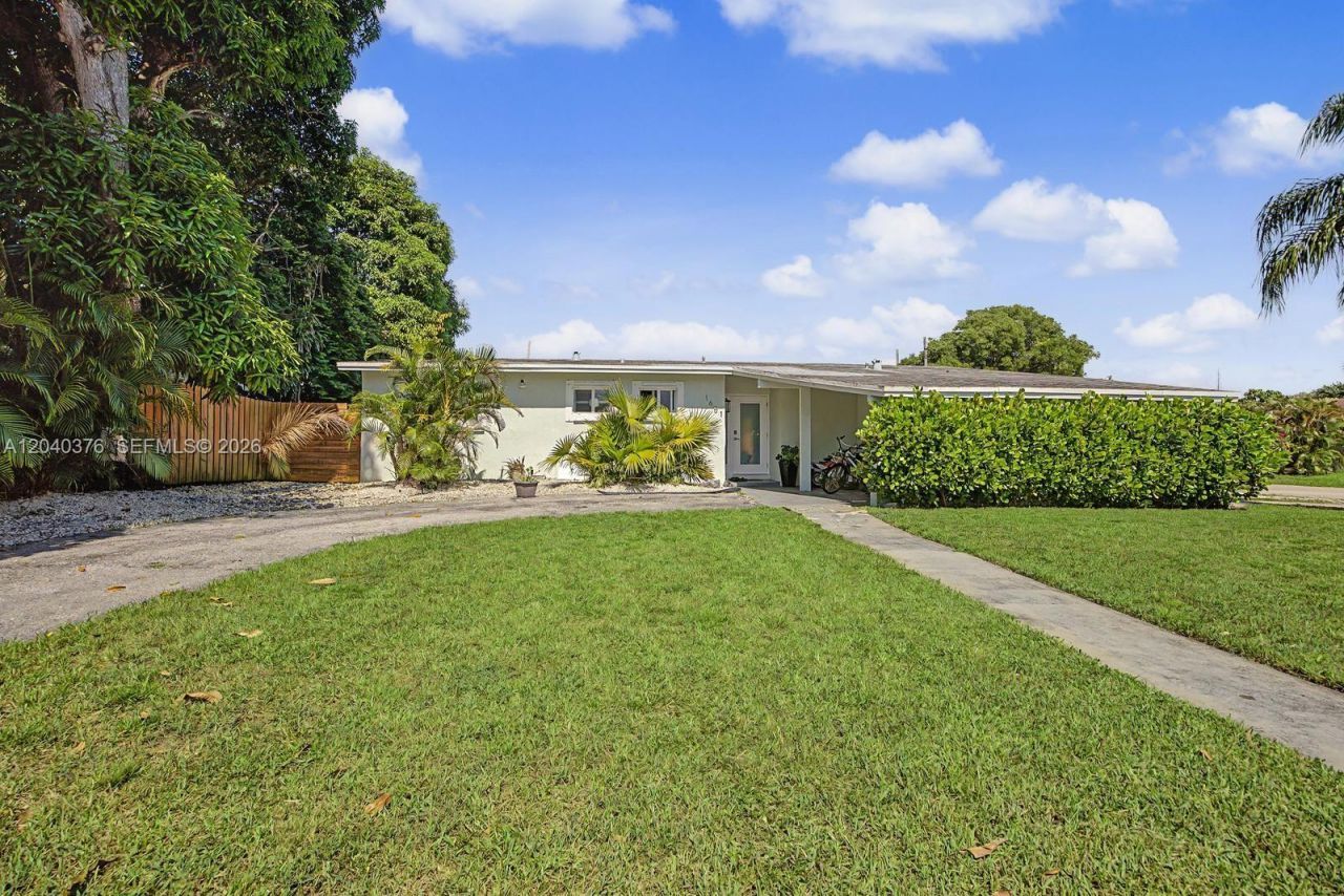 1651 SW 27th Ave , Fort Lauderdale, FL 33312 Photo