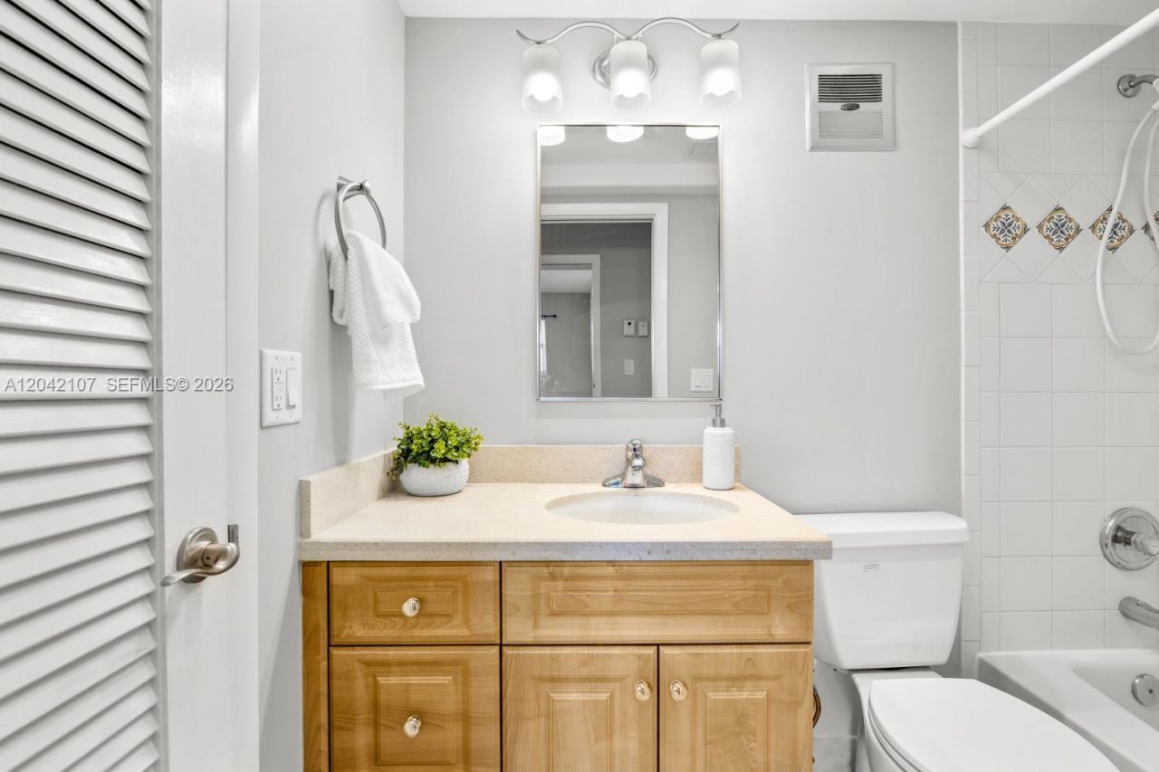 3213 Colony Club Rd , Unit 3-E, Pompano Beach, FL 33062 Photo