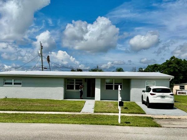 570 DALTON BOULEVARD , Port Charlotte, FL 33952
