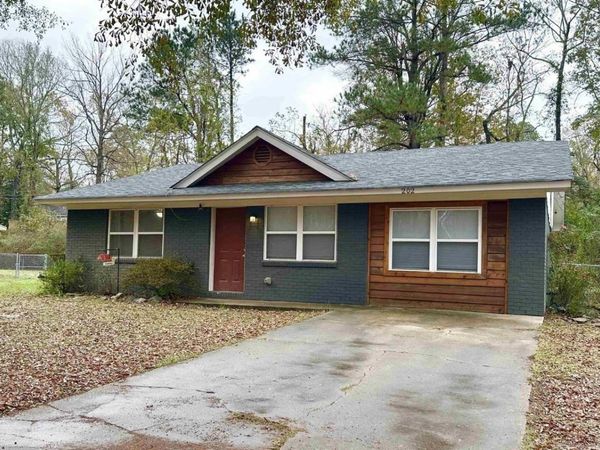 202 Whitefield Dr. , White Hall, AR 71602