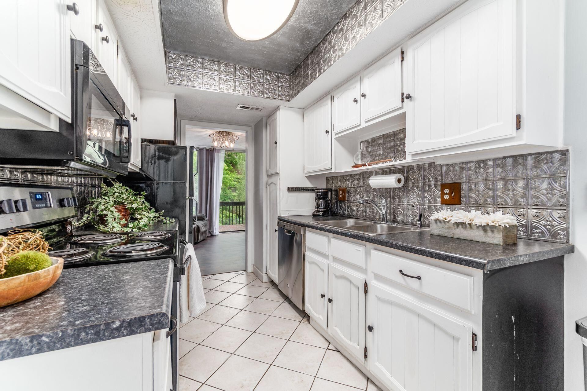 4955 Smoketalk Lane, Unit 5, Westerville, OH 43081 Main Photo