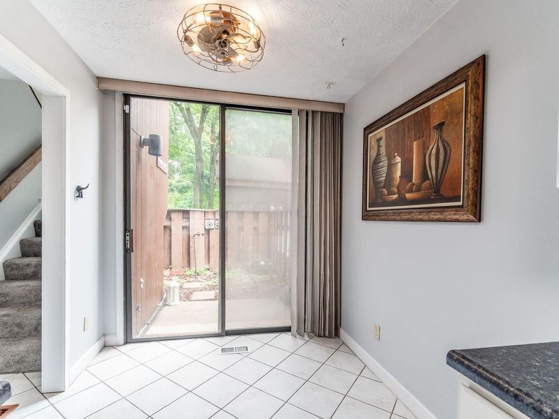 4955 Smoketalk Lane, Unit 5, Westerville, OH 43081 Photo 6