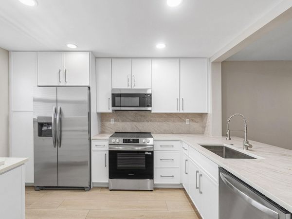 2905 SW 22nd Avenue, Unit 202, Delray Beach, FL 33445