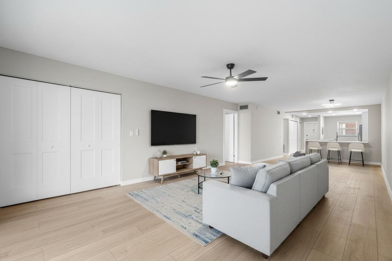 2905 SW 22nd Avenue, Unit 202, Delray Beach, FL 33445 Photo