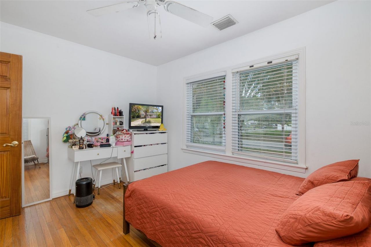 1005 15th Street N, Saint Petersburg, FL 33705 Photo