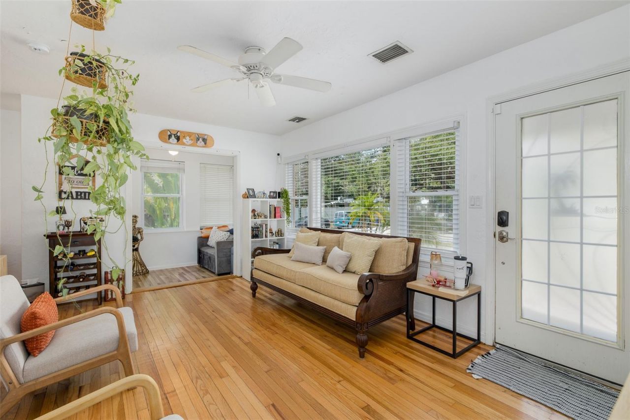1005 15th Street N, Saint Petersburg, FL 33705 Photo