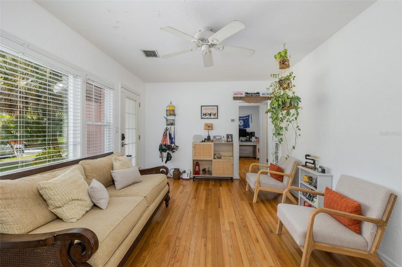 1005 15th Street N, Saint Petersburg, FL 33705 Photo