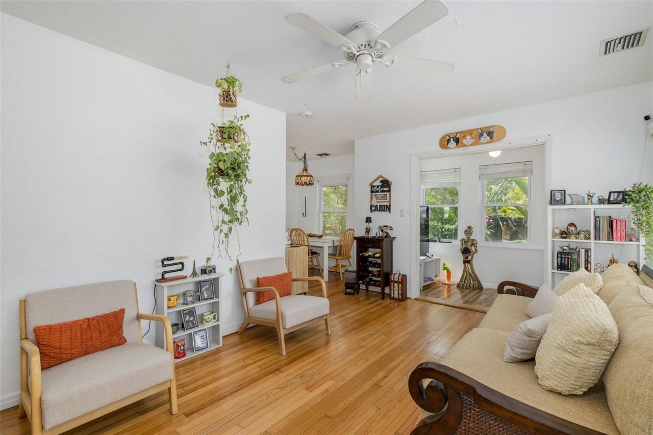 1005 15th Street N, Saint Petersburg, FL 33705 Photo