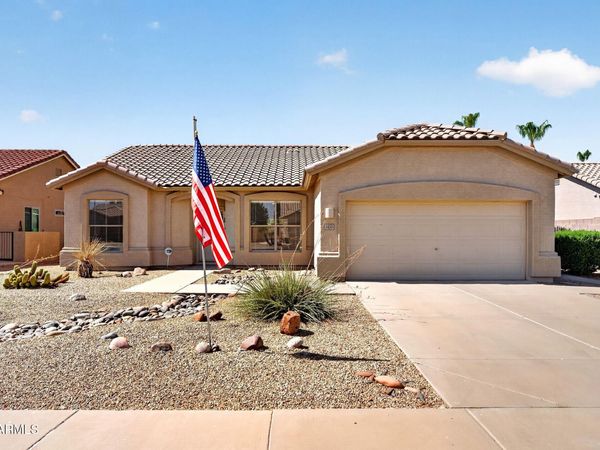 1453 E DESERT INN Drive, Chandler, AZ 85249
