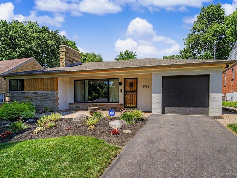1983 Honeysuckle Lane, Cincinnati, OH 45230 Photo 4