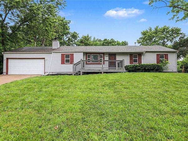 8012 E 100th Street, Kansas City, MO 64134