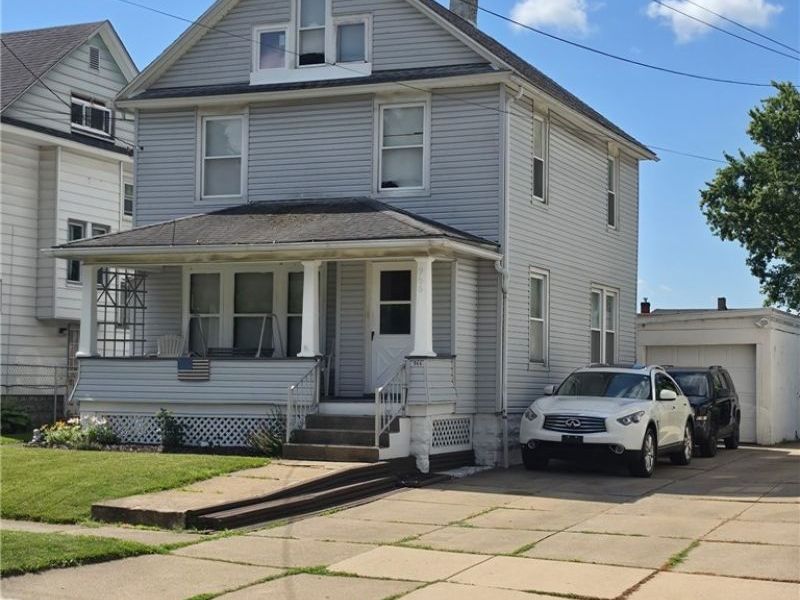 966 W Hopocan Avenue, Barberton, OH 44203 Photo 2
