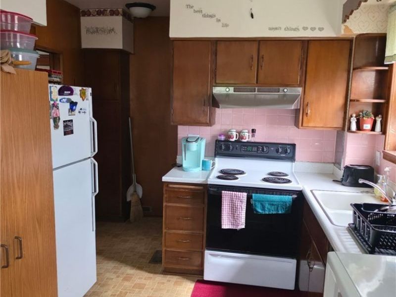 966 W Hopocan Avenue, Barberton, OH 44203 Photo 8