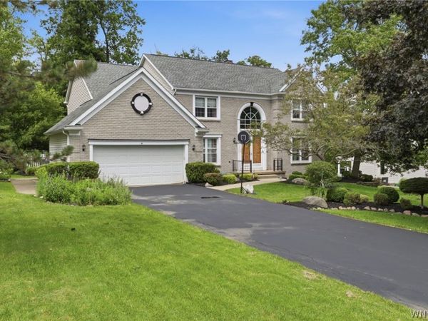 290 Independence Drive , Orchard Park, NY 14127