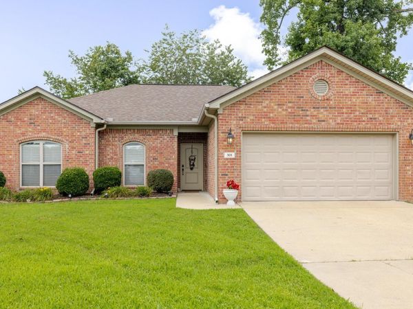 301 SANDLEWOOD Drive, Benton, AR 72015