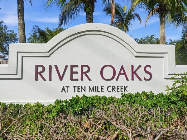 2551 Creekside Drive, Fort Pierce, FL 34981