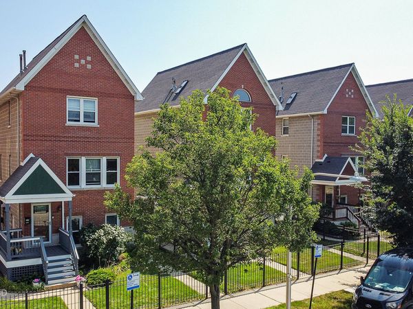 3761 S Lake Park Avenue , Chicago, IL 60653