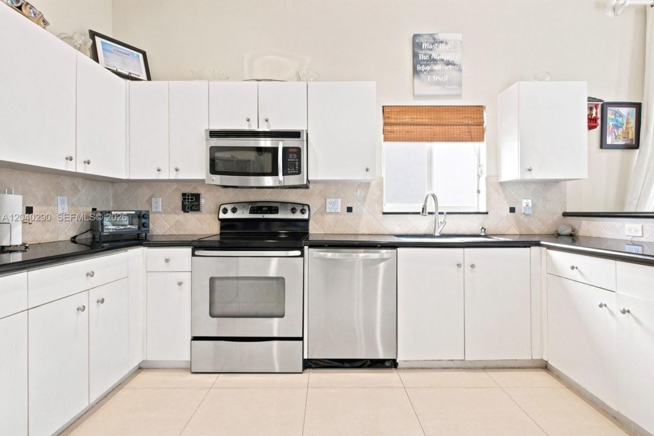 1081 Allamanda Way , Weston, FL 33327 Photo