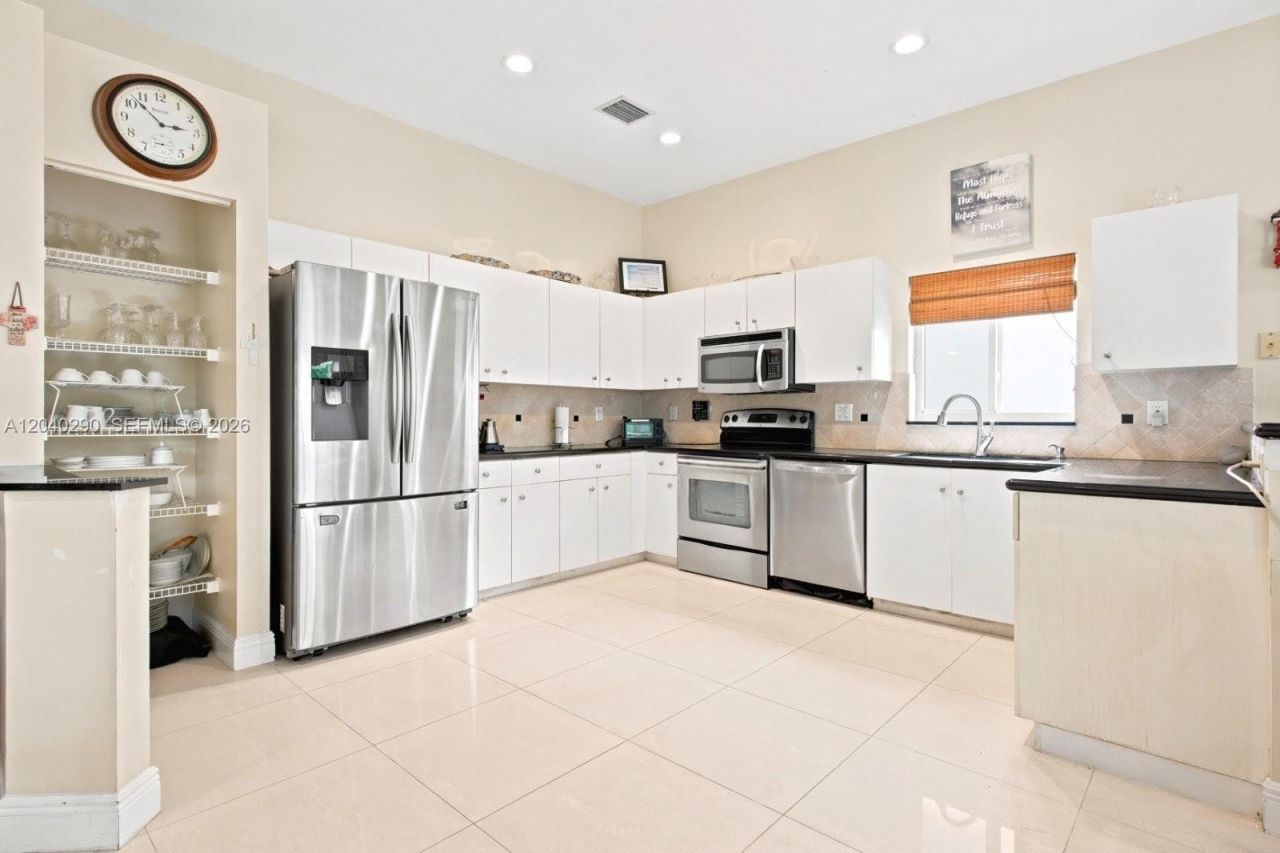 1081 Allamanda Way , Weston, FL 33327 Photo