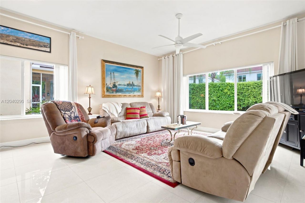 1081 Allamanda Way , Weston, FL 33327 Photo