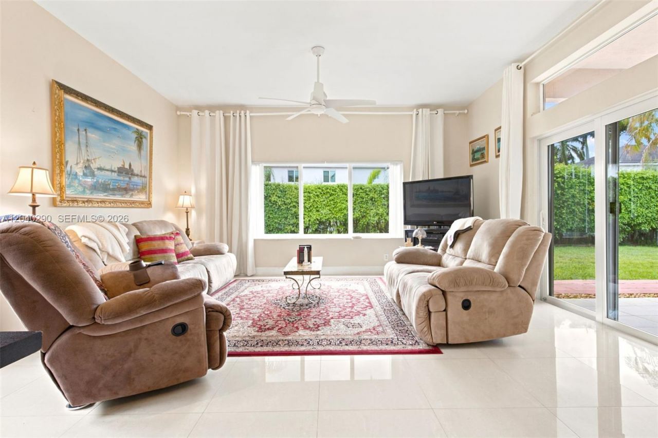 1081 Allamanda Way , Weston, FL 33327 Photo