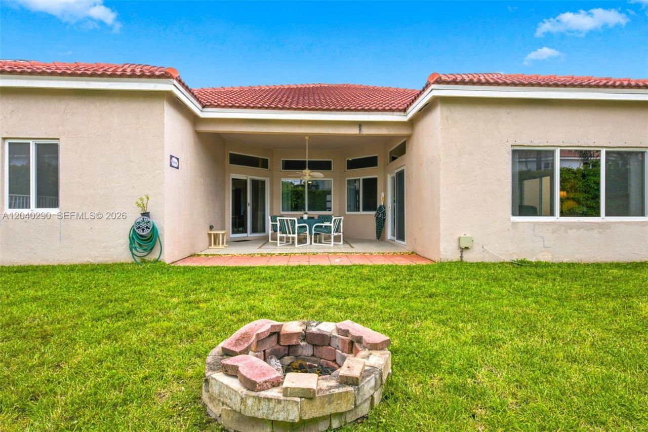 1081 Allamanda Way , Weston, FL 33327 Photo