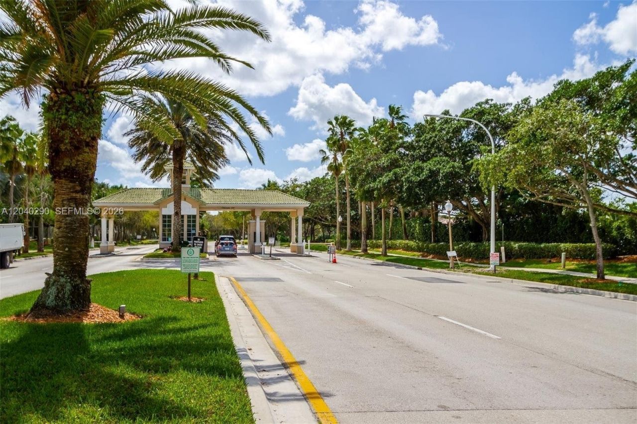 1081 Allamanda Way , Weston, FL 33327 Photo