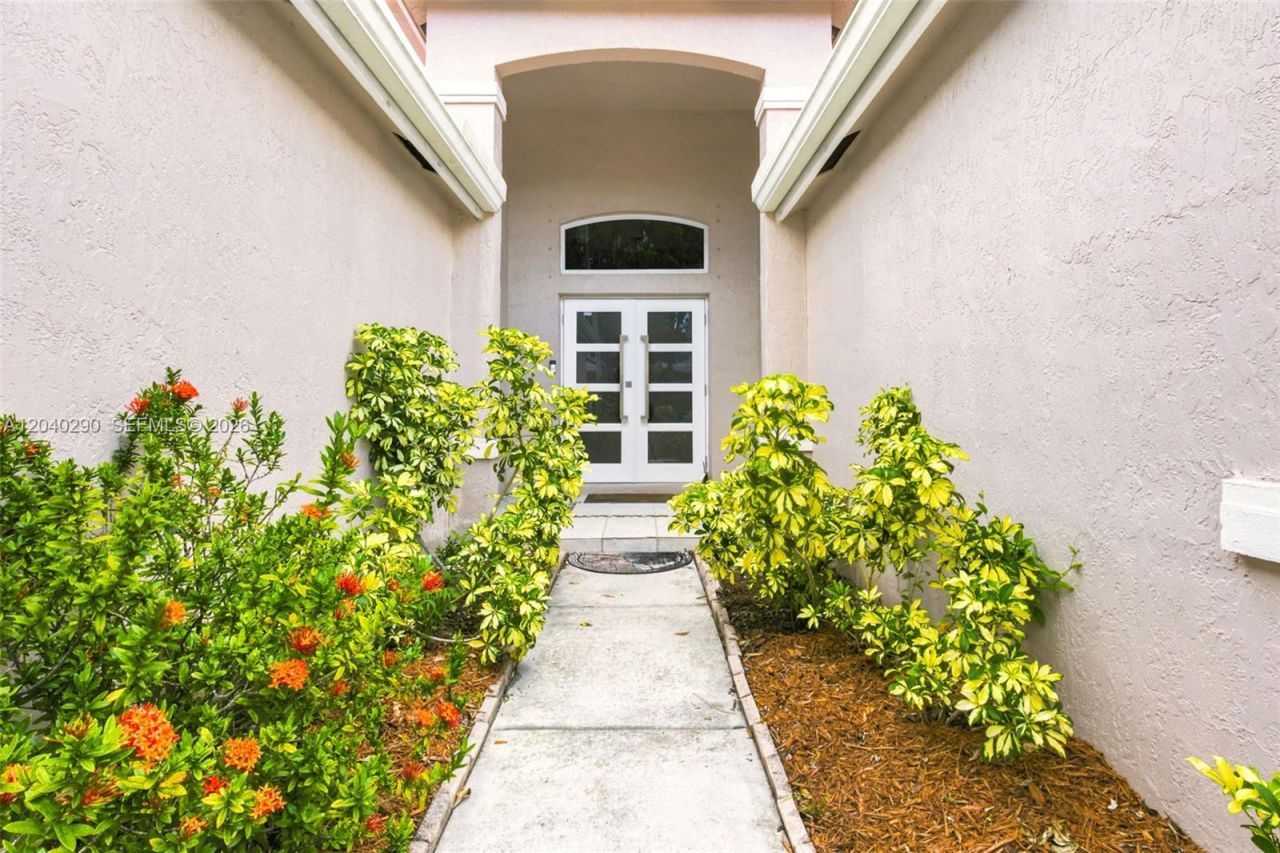1081 Allamanda Way , Weston, FL 33327 Photo