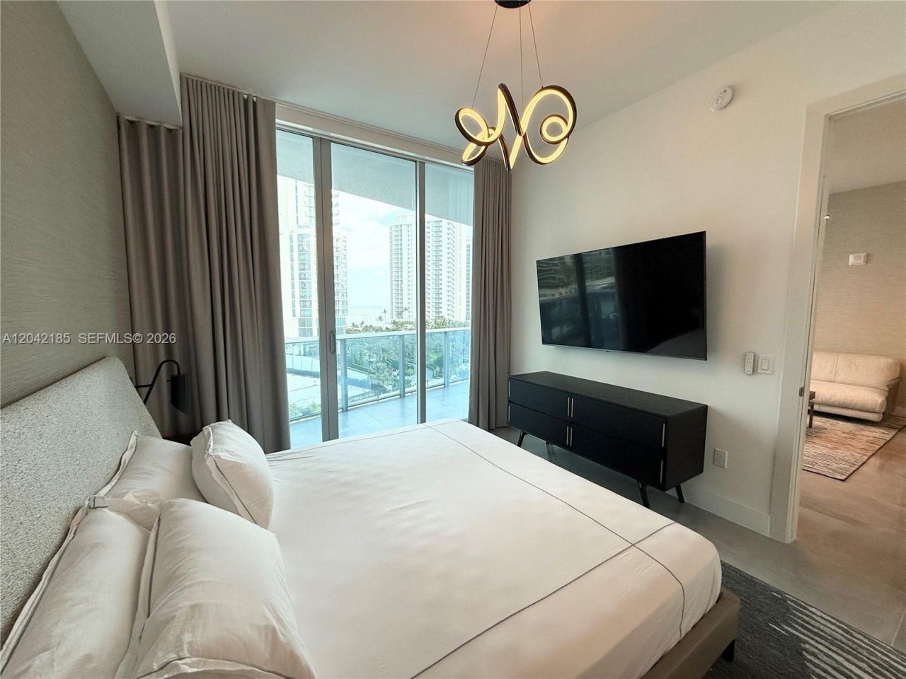 17550 Collins Ave , Unit 702, Sunny Isles Beach, FL 33160 Photo