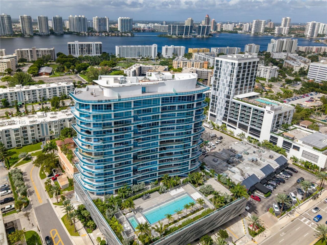 17550 Collins Ave , Unit 702, Sunny Isles Beach, FL 33160 Photo