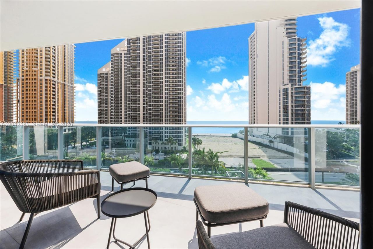 17550 Collins Ave , Unit 702, Sunny Isles Beach, FL 33160 Photo