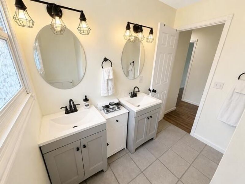 586 Presidential Way, Delaware, OH 43015 Photo 18