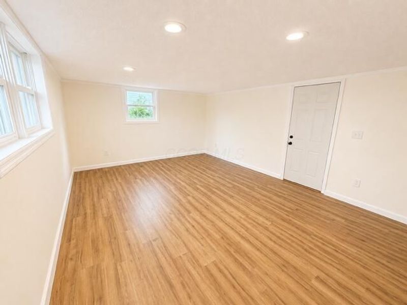 586 Presidential Way, Delaware, OH 43015 Photo 25