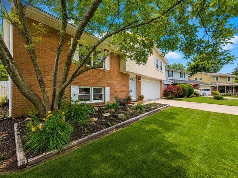 586 Presidential Way, Delaware, OH 43015 Photo 3