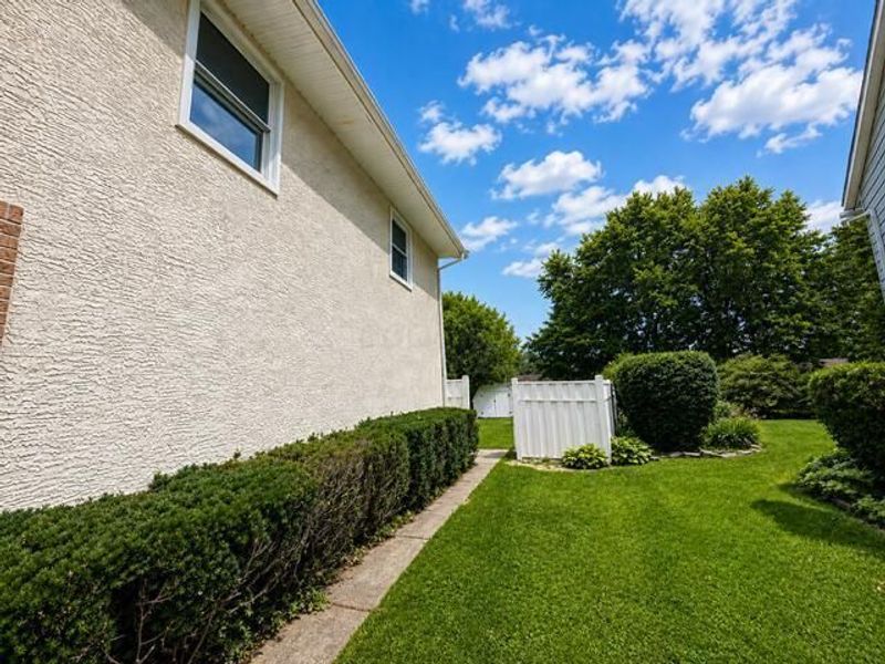 586 Presidential Way, Delaware, OH 43015 Photo 32