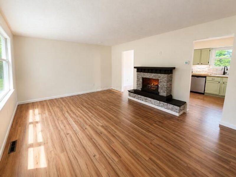 586 Presidential Way, Delaware, OH 43015 Photo 6