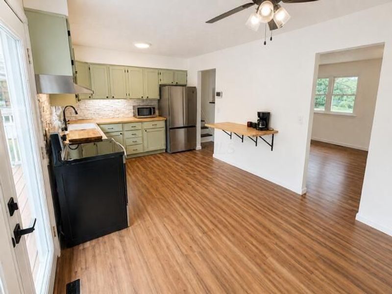 586 Presidential Way, Delaware, OH 43015 Photo 9