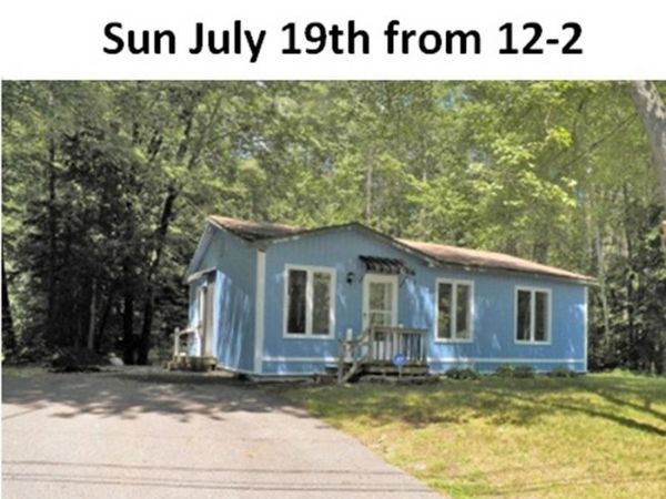 25 Woodlawn Avenue, Hillsborough, NH 03244