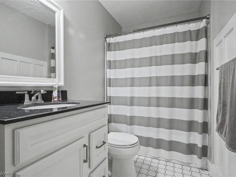379 Nob Hill Drive, Akron, OH 44303 Photo 29