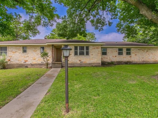 519 1st Street , Hewitt, TX 76643