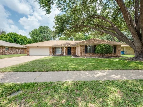 2613 Smith Barry Road, Pantego, TX 76013