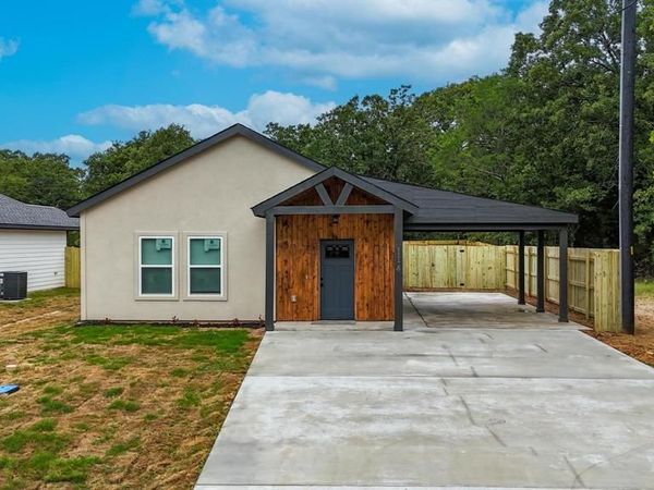 114 Bowie Street , Mabank, TX 75156
