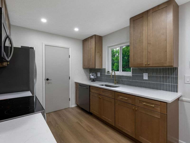 709 Birmingham Road, Westerville, OH 43081 Photo 11