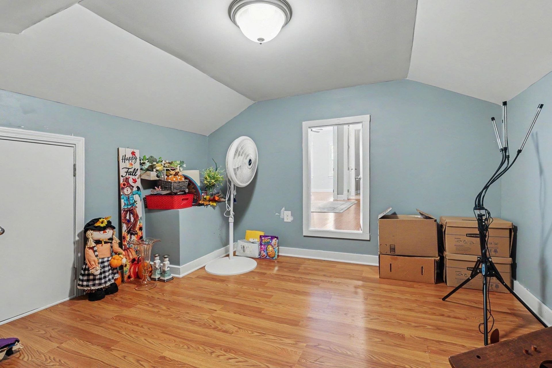 853 Peterson St. Photo 33
