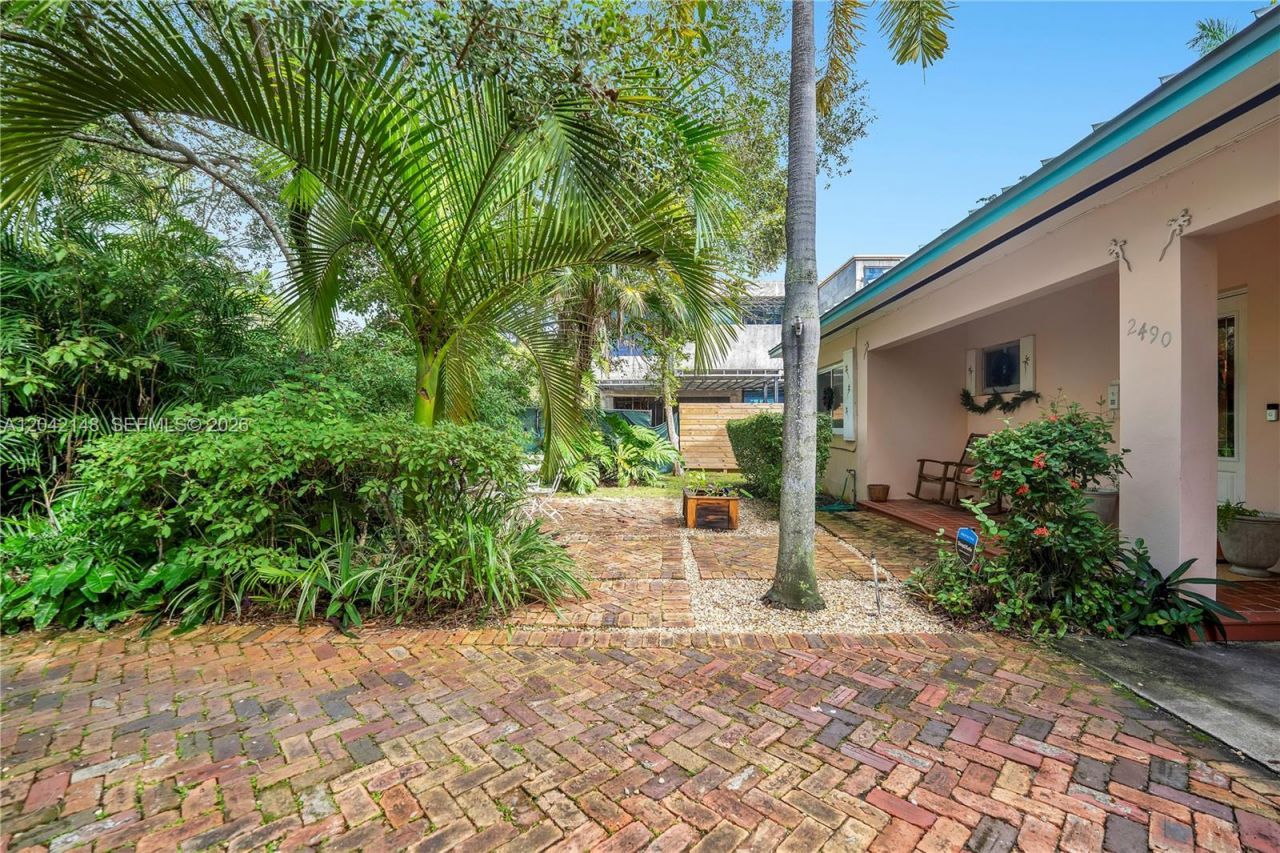 2490 Abaco Ave, Miami, FL 33133 Photo
